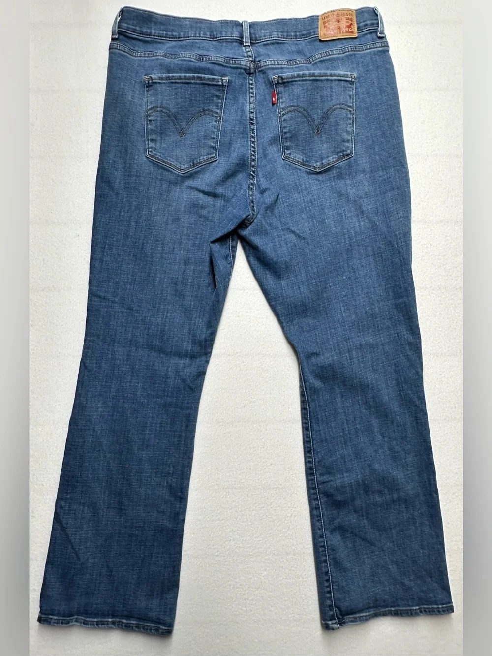 Levi’s Men’s Bootcut Jeans 33x30 – Medium Wash Denim